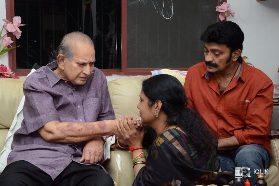 Celebrities-Pay-Homage-to-Vijaya-Nirmala-Garu